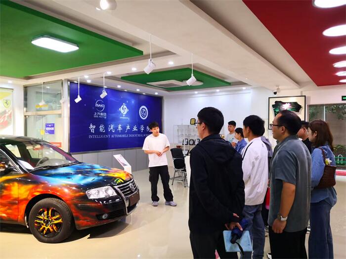 云南合作帮扶团队学校到曹职交流