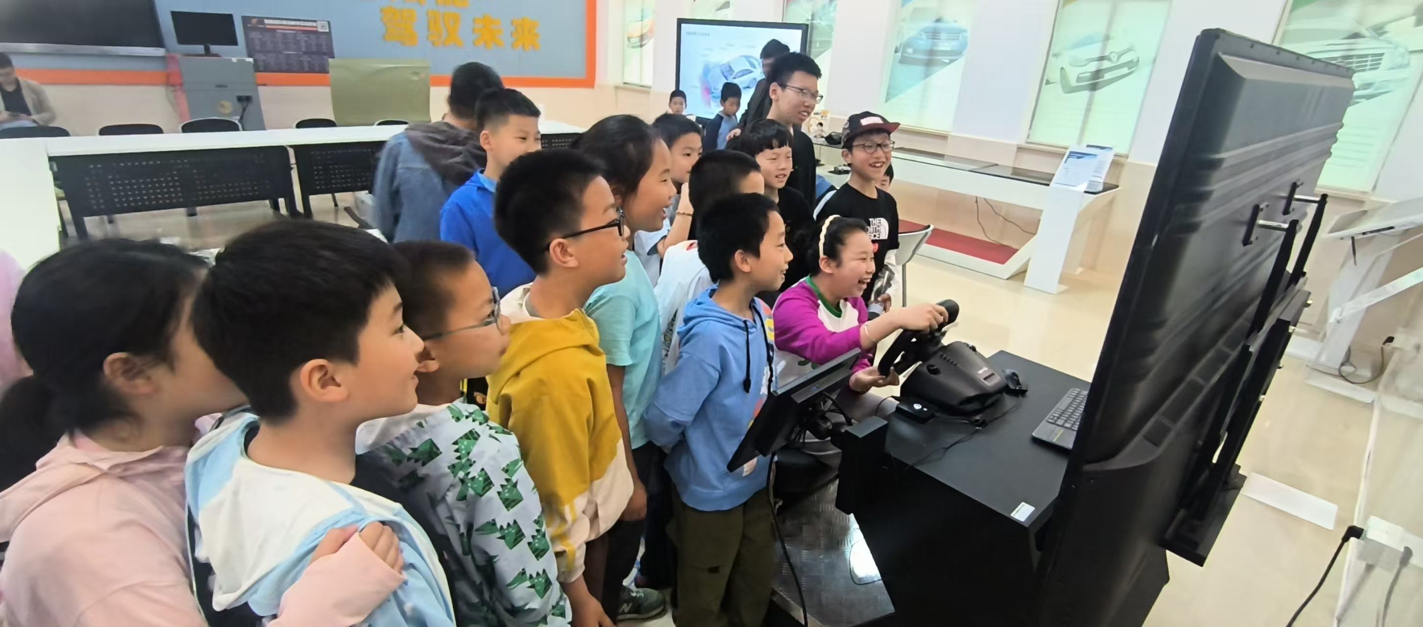 4 小小工程师的AI驾驶挑战赛 (2).jpg