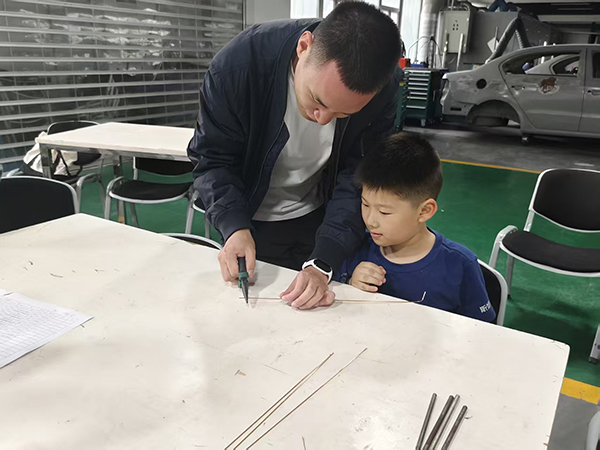 11 巧手造实用 匠心筑未来(1).jpg 11 巧手造实用 匠心筑未来(1).jpg